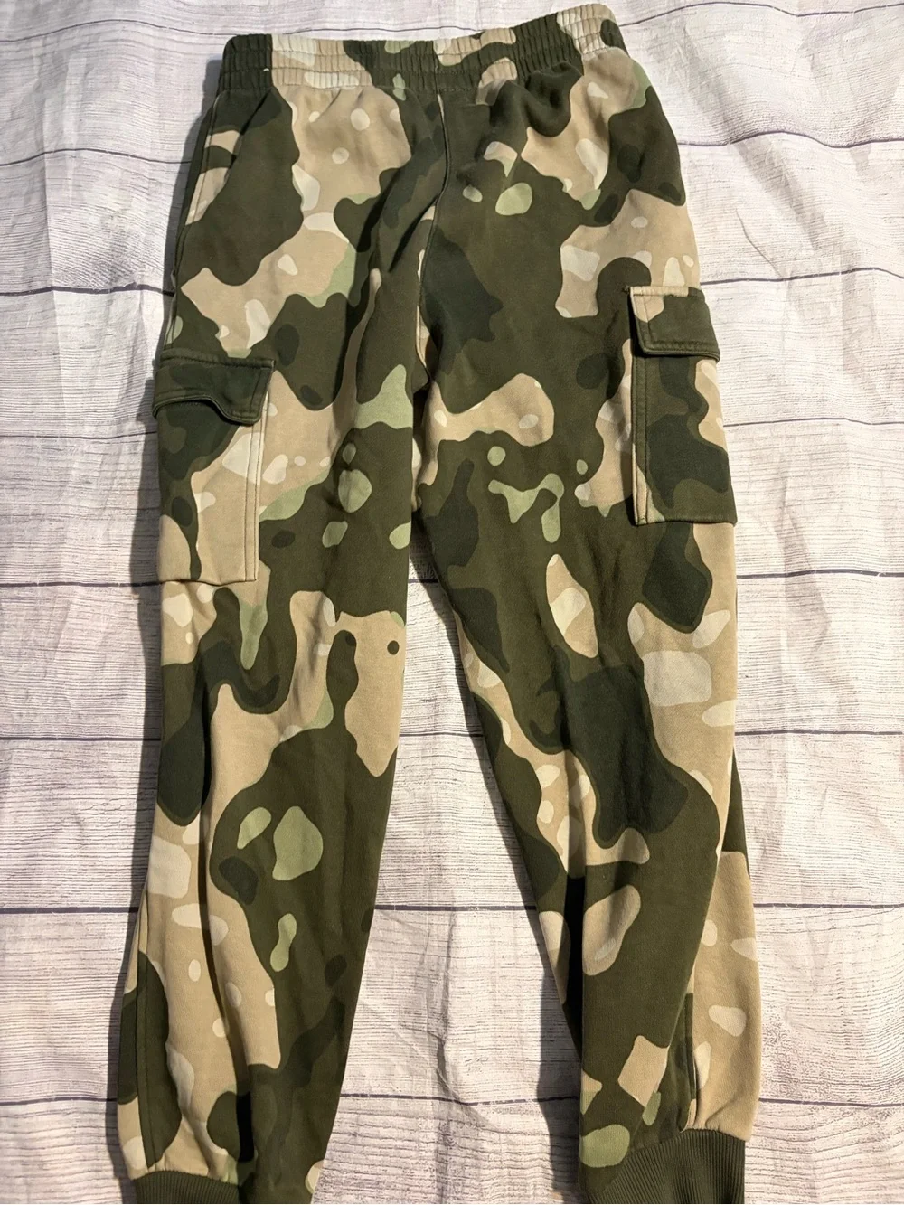 Nike Kids Camo Cargo Sweatpants in Green and Tan L